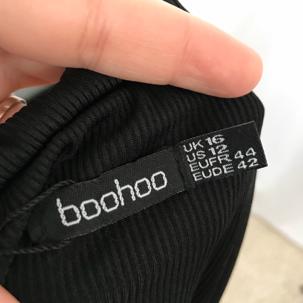 BooHoo BLACK Deep Off Shoulder Ribbed Semi Crop - Picture 6 of 7